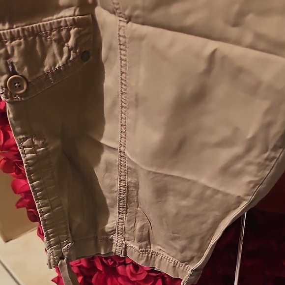 UNIONBAY Women's Khaki Tan Cargo Capri Pants Size 13 - Picture 7 of 10